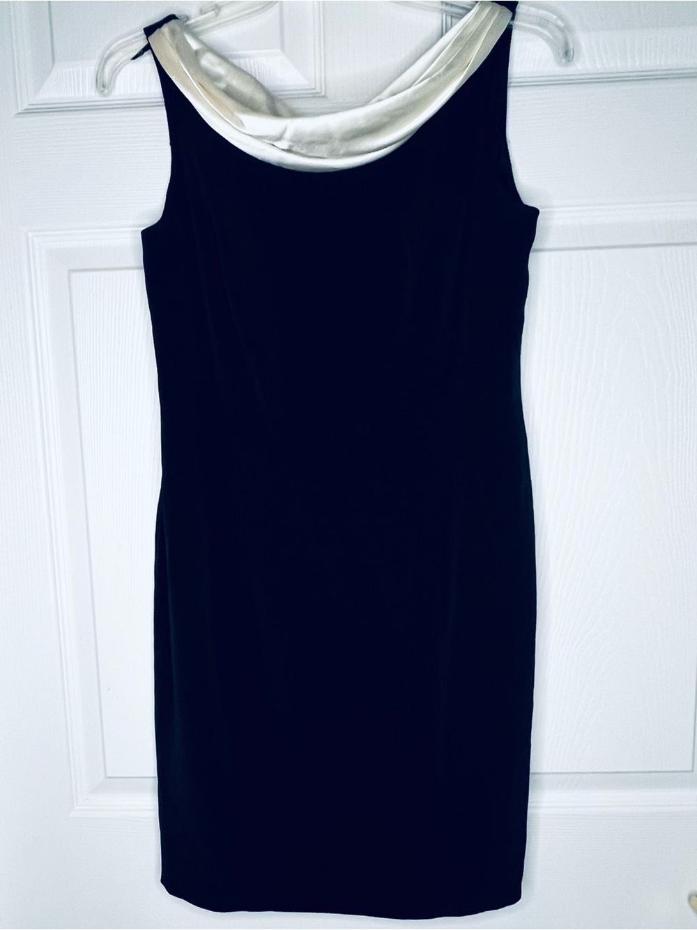 Jones New York Sz 6P Classic Black Tank Top with Contrast White Cowl Neck Dress